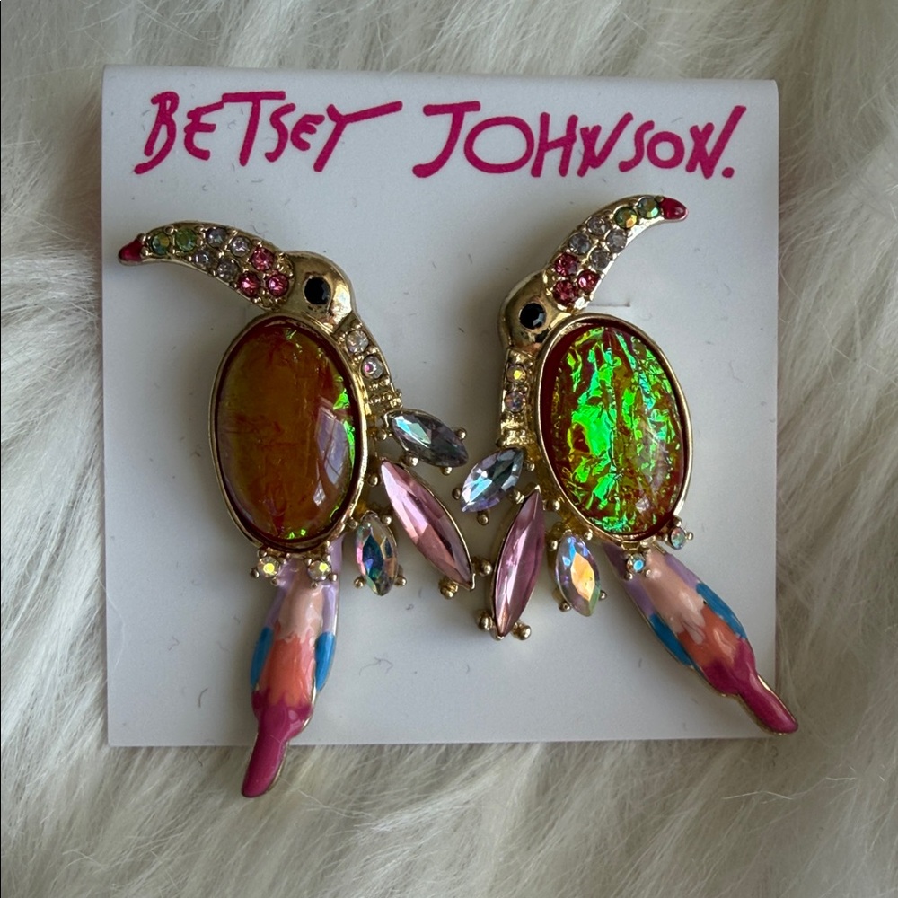 🦜 NWT Retired Betsey Johnson 🦜 Colorful Parrot Earrings